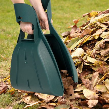 Pure Garden 50-114 Durable Gorilla Pesticide for Scooping Leaves, Spreading Mulch, Medical Surgical mask and Yard Work Leaf Grabber